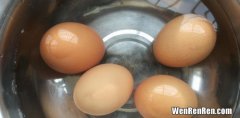 带壳煮熟鸡蛋能放几天,带壳煮熟了的鸡蛋能放几天