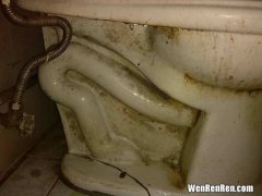 厕所污垢很厚怎么清除,怎样清洗厕所顽固污渍