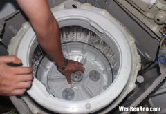 洗衣机洗不干净污渍,为什么洗衣机都是洗得不干净？