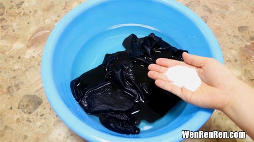黑色衣服怎么洗不掉色,黑色衣服应该如何清洗不掉色